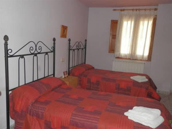 Hostal El Portalico Линарес-де-Мора Экстерьер фото