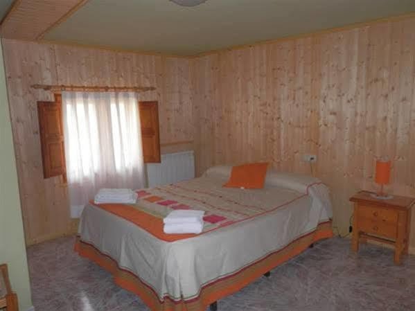 Hostal El Portalico Линарес-де-Мора Экстерьер фото
