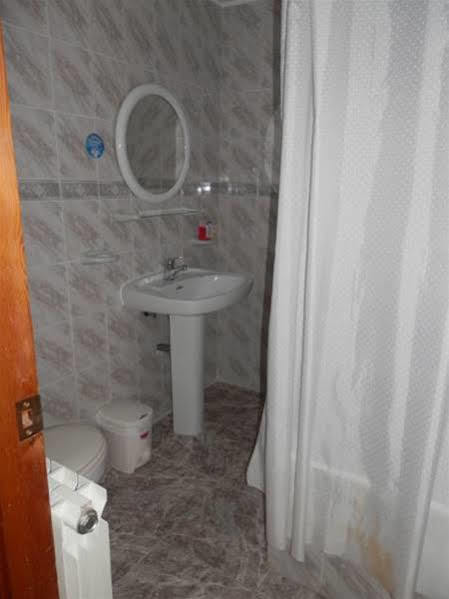 Hostal El Portalico Линарес-де-Мора Экстерьер фото